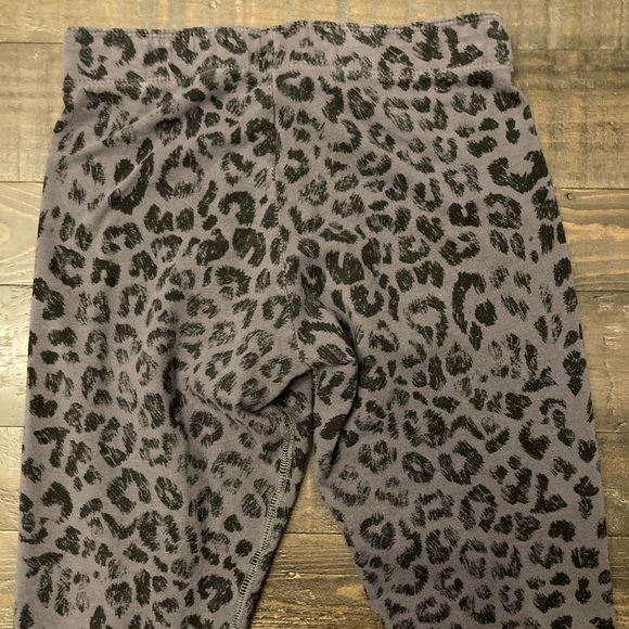 Nike gray animal print leggings - Picture 7 of 8